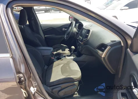 2015 Jeep Cherokee Latitude z USA, uszkodzony, nr VIN 1C4PJMCB4FW682306